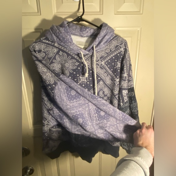 Bandana Hoodie - Picture 2 of 4